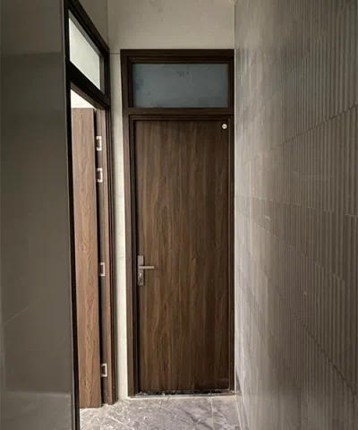 Cửa nhựa composite có ô fix kính
