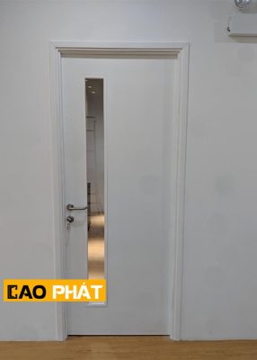 Cửa Màu trắng có ô kính