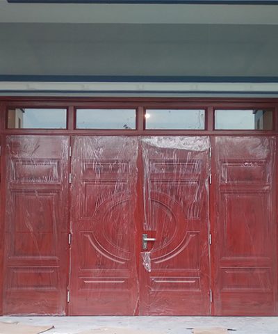 Cửa thép vân gỗ 4 cánh có ô fix