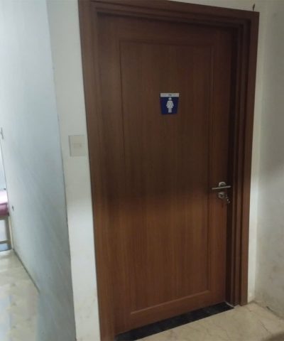 Cửa Nhựa Toilet Giá Rẻ HCM
