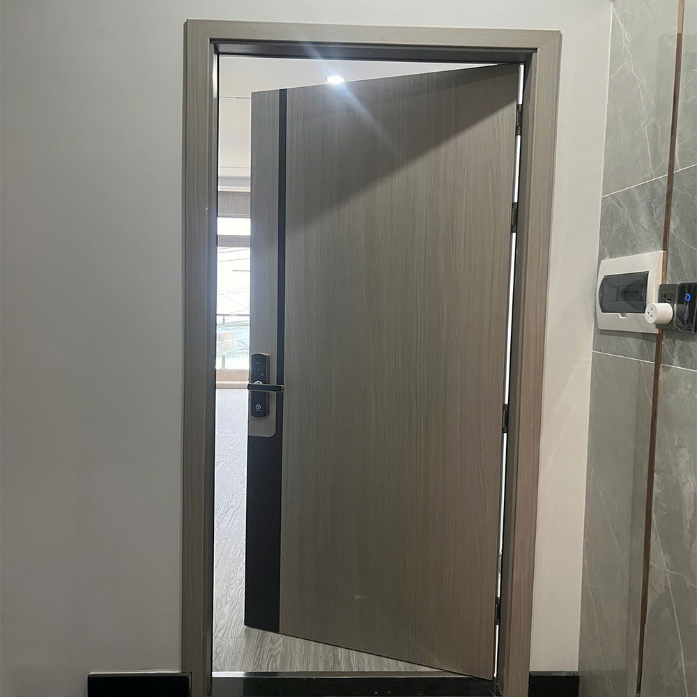 Cửa gỗ phòng ngủ mới