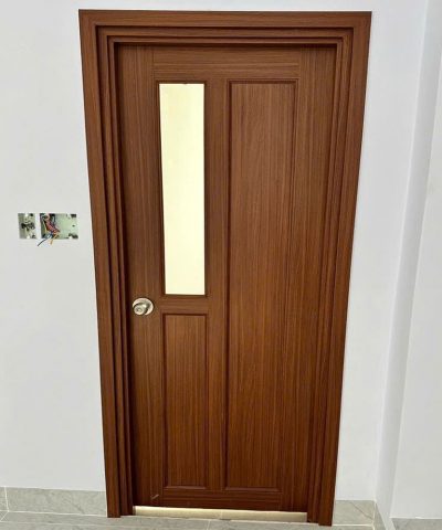 Cửa toilet